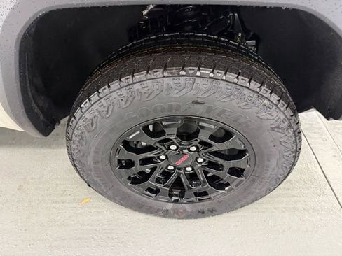New 2026 GMC Canyon Elevation AWD/4WD image 4