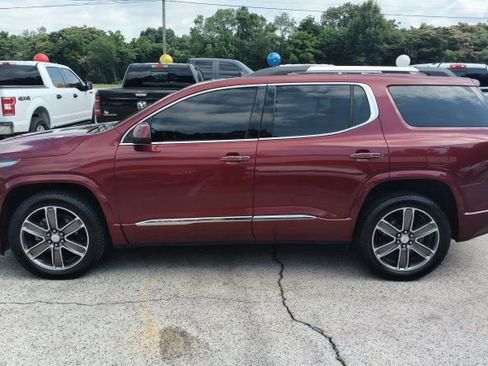 Used 2017 GMC Acadia Denali w/ Technology Package AWD/4WD image 2
