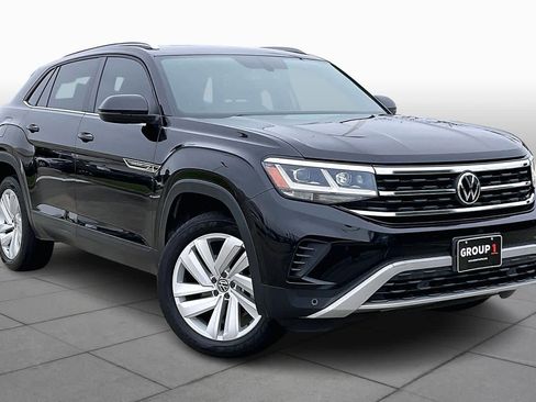 Used 2021 Volkswagen Atlas Cross Sport SE image 2