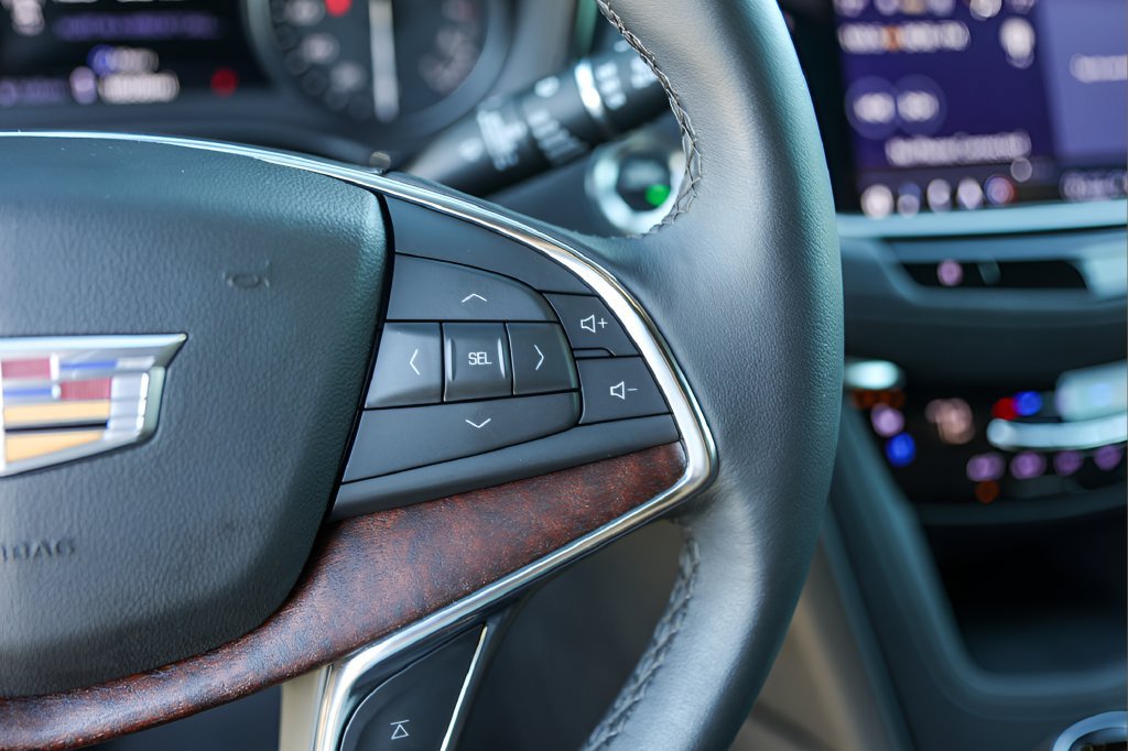 Used 2022 Cadillac XT5 Premium Luxury w/ Technology Package AWD/4WD image 13