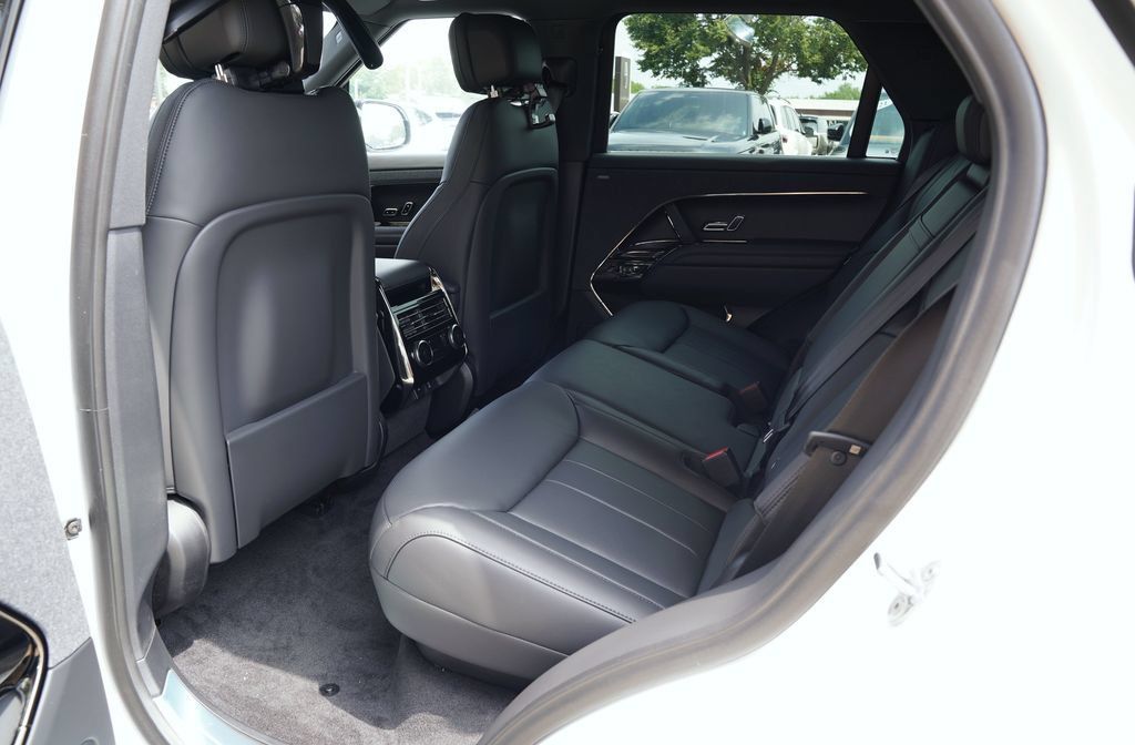 New 2026 Land Rover Range Rover Sport Dynamic SE AWD/4WD image 29
