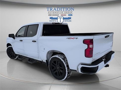 Used 2024 Chevrolet Silverado 1500 Custom image 3