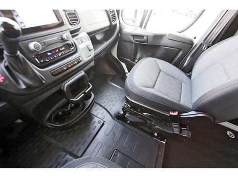 Used 2024 RAM ProMaster 2500 FWD image 28