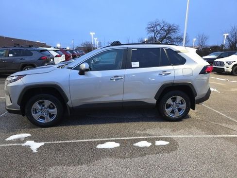 New 2025 Toyota RAV4 XLE image 4