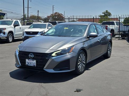 Used 2023 Nissan Altima 2.5 SV FWD image 33