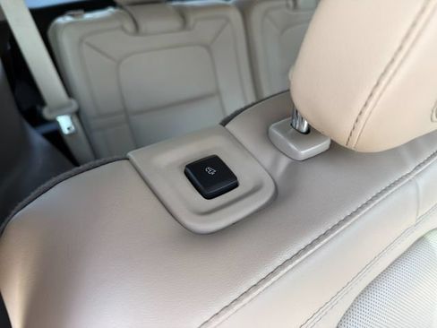 Used 2023 Lincoln Aviator Reserve w/ Equipment Group 201A RWD image 13