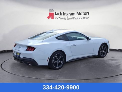 Used 2024 Ford Mustang Coupe image 5
