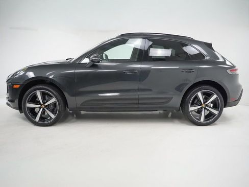 Certified 2025 Porsche Macan image 2