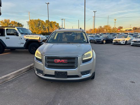 Used 2013 GMC Acadia SLE image 2
