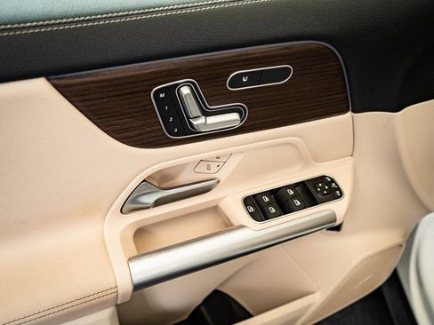 Certified 2025 Mercedes-Benz GLA 250 4MATIC image 23