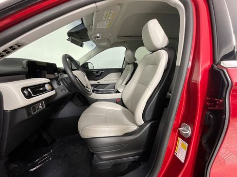 Used 2025 Lincoln Aviator 2WD image 16