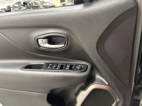 Used 2022 Jeep Renegade Limited AWD/4WD image 26