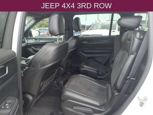 Used 2024 Jeep Grand Cherokee L Altitude AWD/4WD image 14