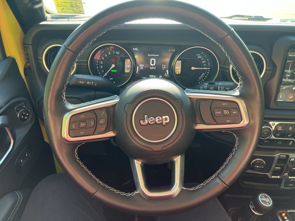Used 2023 Jeep Wrangler Unlimited Sahara w/ Dual Top Group AWD/4WD image 10