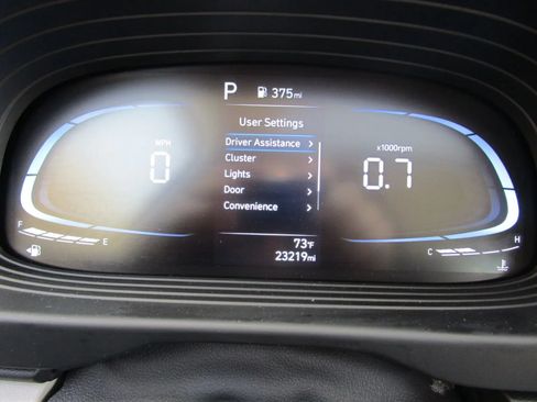 Used 2025 Hyundai Venue SEL FWD image 15