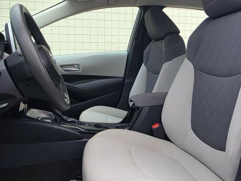 Used 2020 Toyota Corolla LE FWD image 11