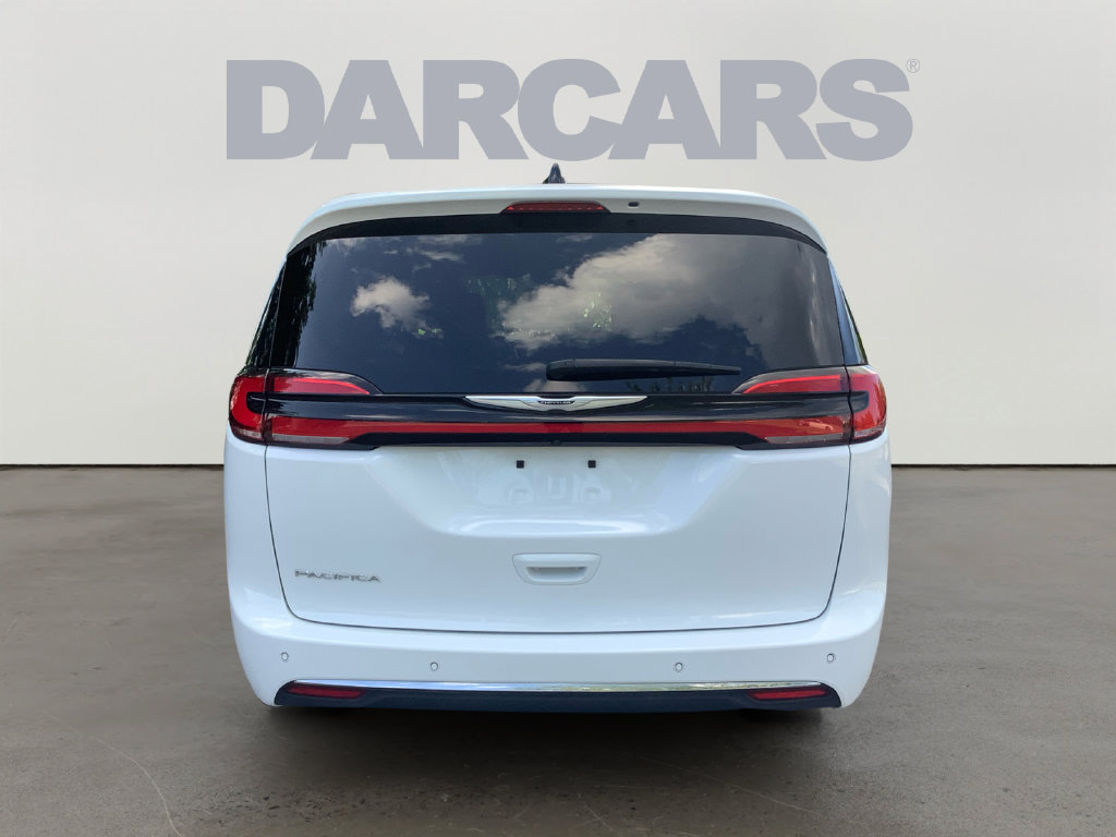 Used 2025 Chrysler Pacifica Select FWD image 5