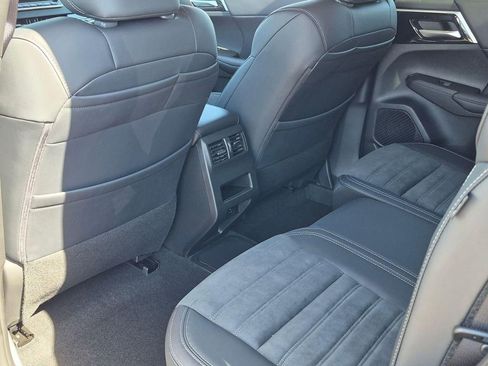 New 2025 Mitsubishi Outlander SE AWD/4WD image 28