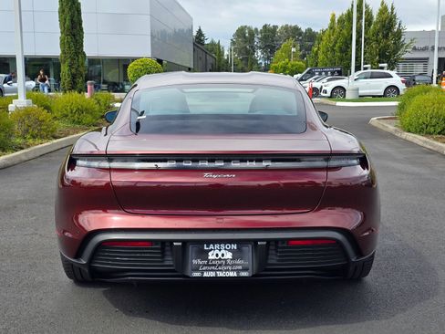 Used 2022 Porsche Taycan RWD image 4