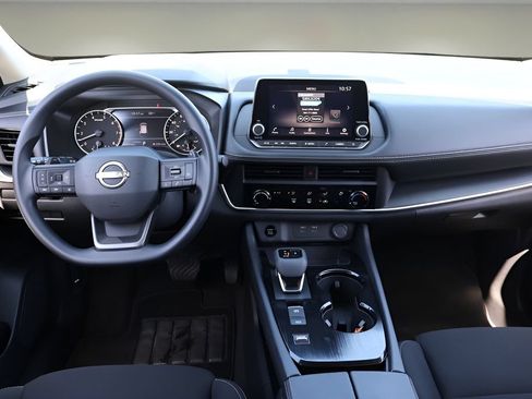 Used 2025 Nissan Rogue S FWD image 13