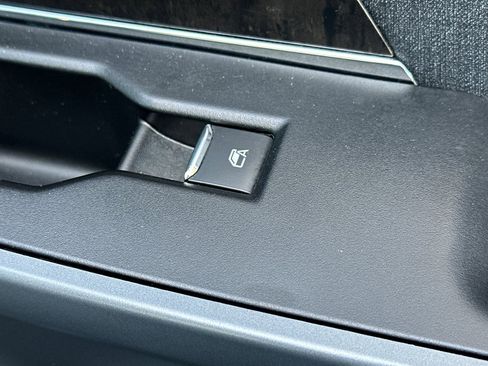 Used 2021 Ford F150 Lariat w/ Equipment Group 502A High image 21