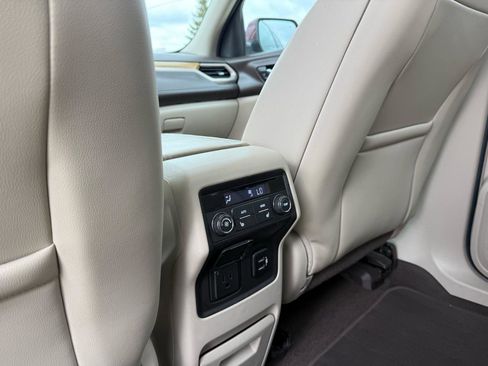 Used 2017 GMC Acadia Denali w/ Technology Package AWD/4WD image 21