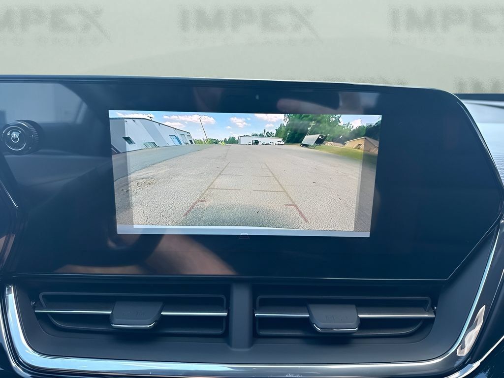 New 2026 Chevrolet Trax RS w/ Sunroof Package FWD image 19