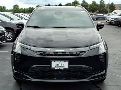 New 2027 Chrysler Pacifica Limited AWD/4WD image 23