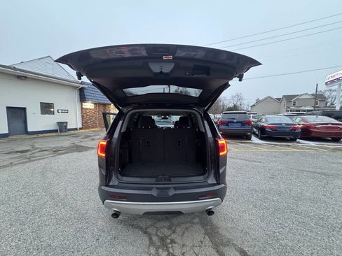 Used 2017 GMC Acadia SLE image 39