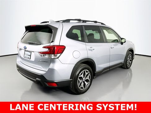 Used 2020 Subaru Forester Premium image 7