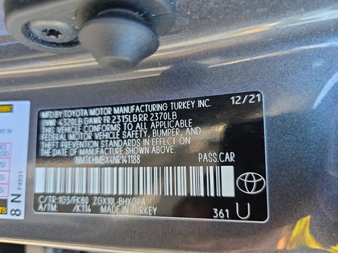 Used 2022 Toyota C-HR XLE FWD image 33