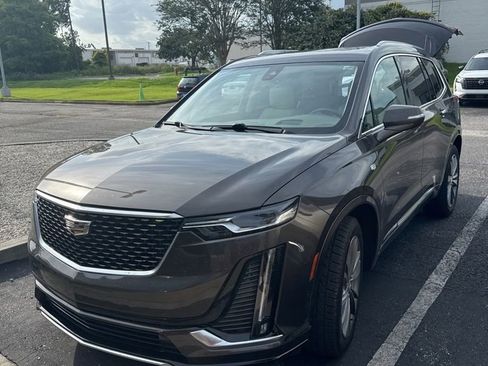 Used 2020 Cadillac XT6 Premium Luxury FWD image 2