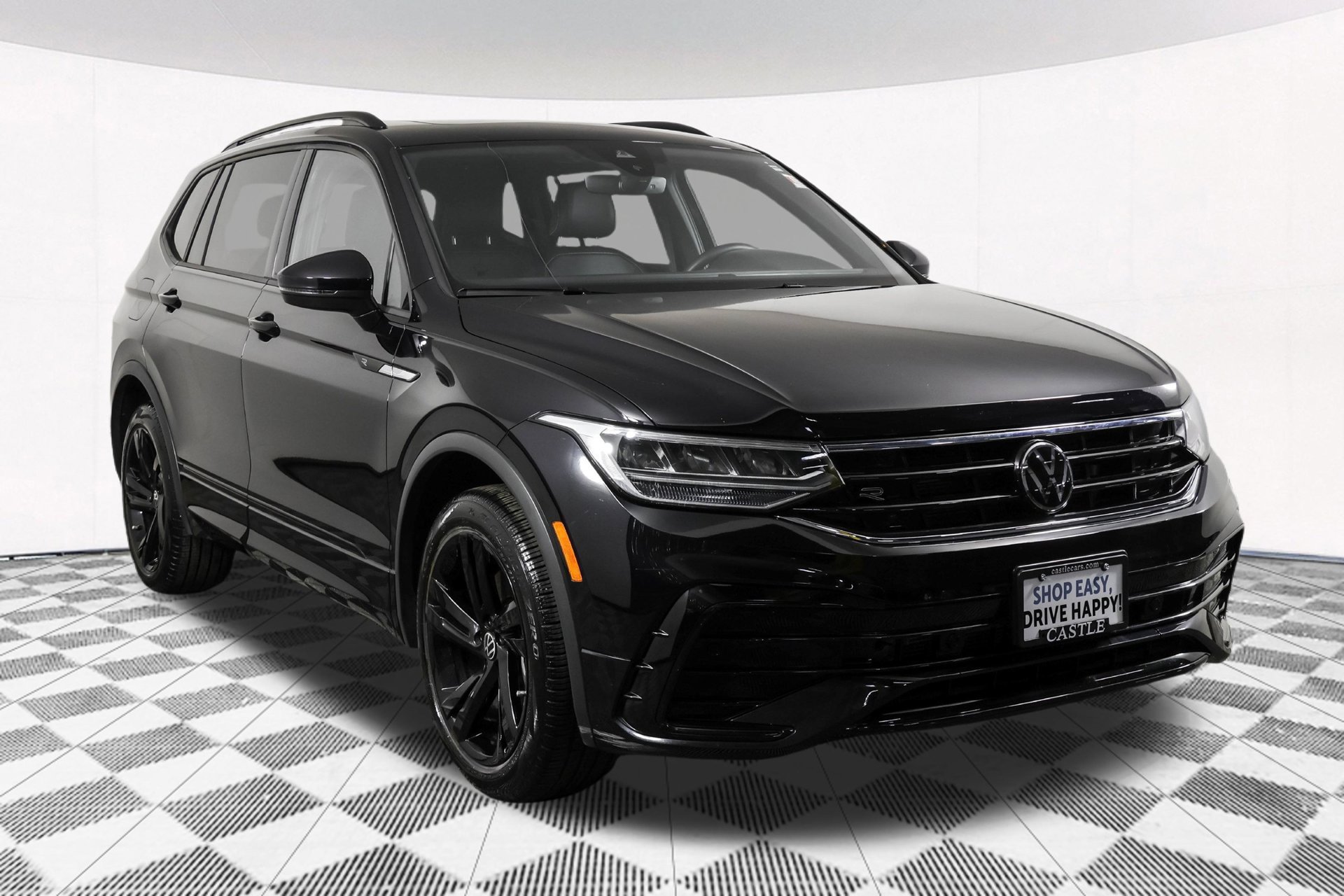 Used 2023 Volkswagen Tiguan SE R-Line AWD/4WD image 14