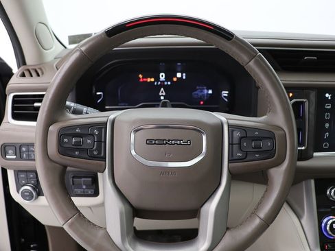 Used 2023 GMC Yukon XL Denali w/ Advanced Technology Package image 21