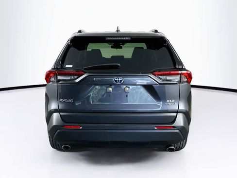 Used 2021 Toyota RAV4 XLE Premium AWD/4WD image 5