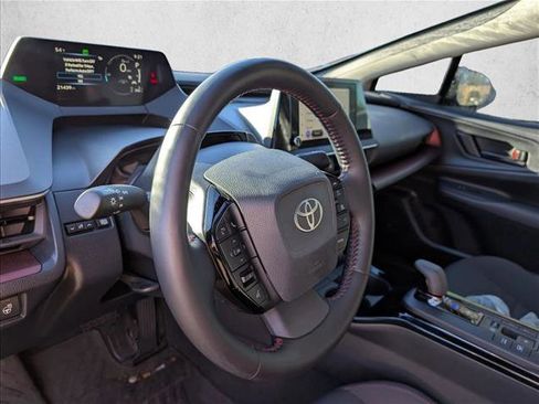 Used 2025 Toyota Prius Plug-In Hybrid image 9