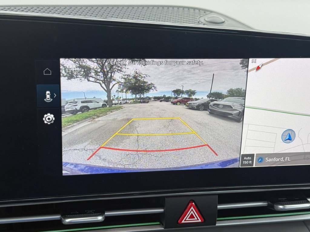 Used 2024 Hyundai Elantra SEL FWD image 15