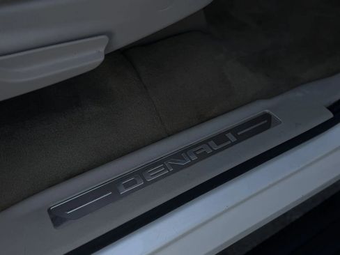 Used 2015 GMC Yukon XL Denali w/ Premium Package image 42