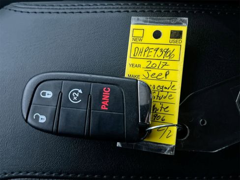 Used 2017 Jeep Renegade Altitude image 36