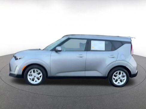 Used 2025 Kia Soul LX w/ LX Technology Package image 9