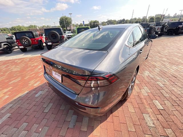 Certified 2024 Honda Accord EX image 33