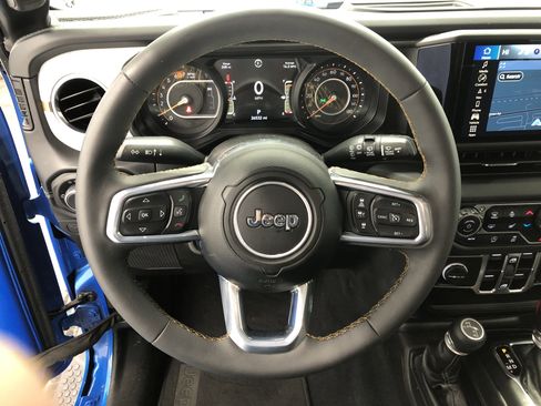 Certified 2024 Jeep Wrangler Sahara w/ Technology Group image 24