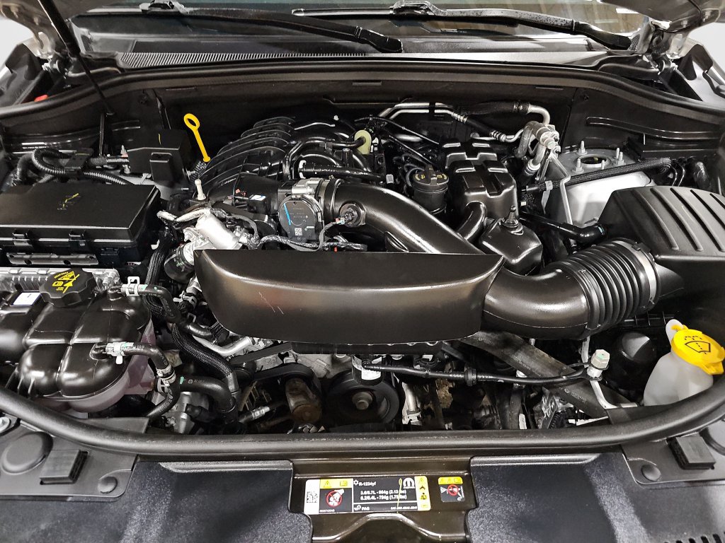 Used 2025 Dodge Durango GT RWD image 23