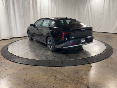 New 2025 Kia K4 LXS image 8