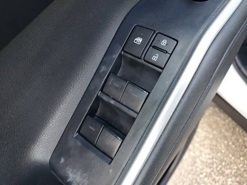 Used 2024 Toyota Highlander LE image 14