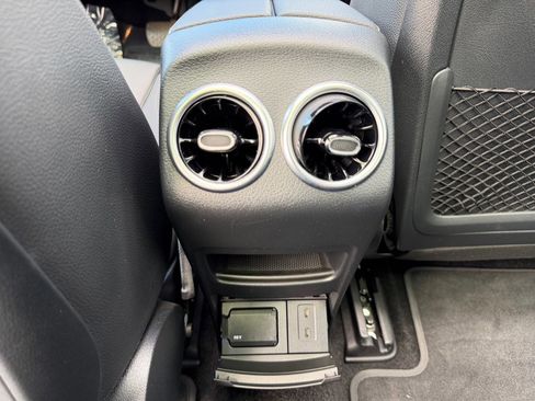 Used 2023 Mercedes-Benz EQB 300 4MATIC image 43