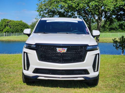 Certified 2023 Cadillac Escalade ESV V AWD/4WD image 33