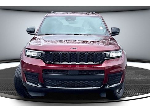 Certified 2025 Jeep Grand Cherokee L Altitude AWD/4WD image 4