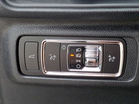 Used 2021 Lincoln Corsair AWD w/ Equipment Group 101A image 25