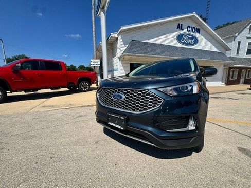 Certified 2024 Ford Edge SEL w/ Convenience Package AWD/4WD image 2